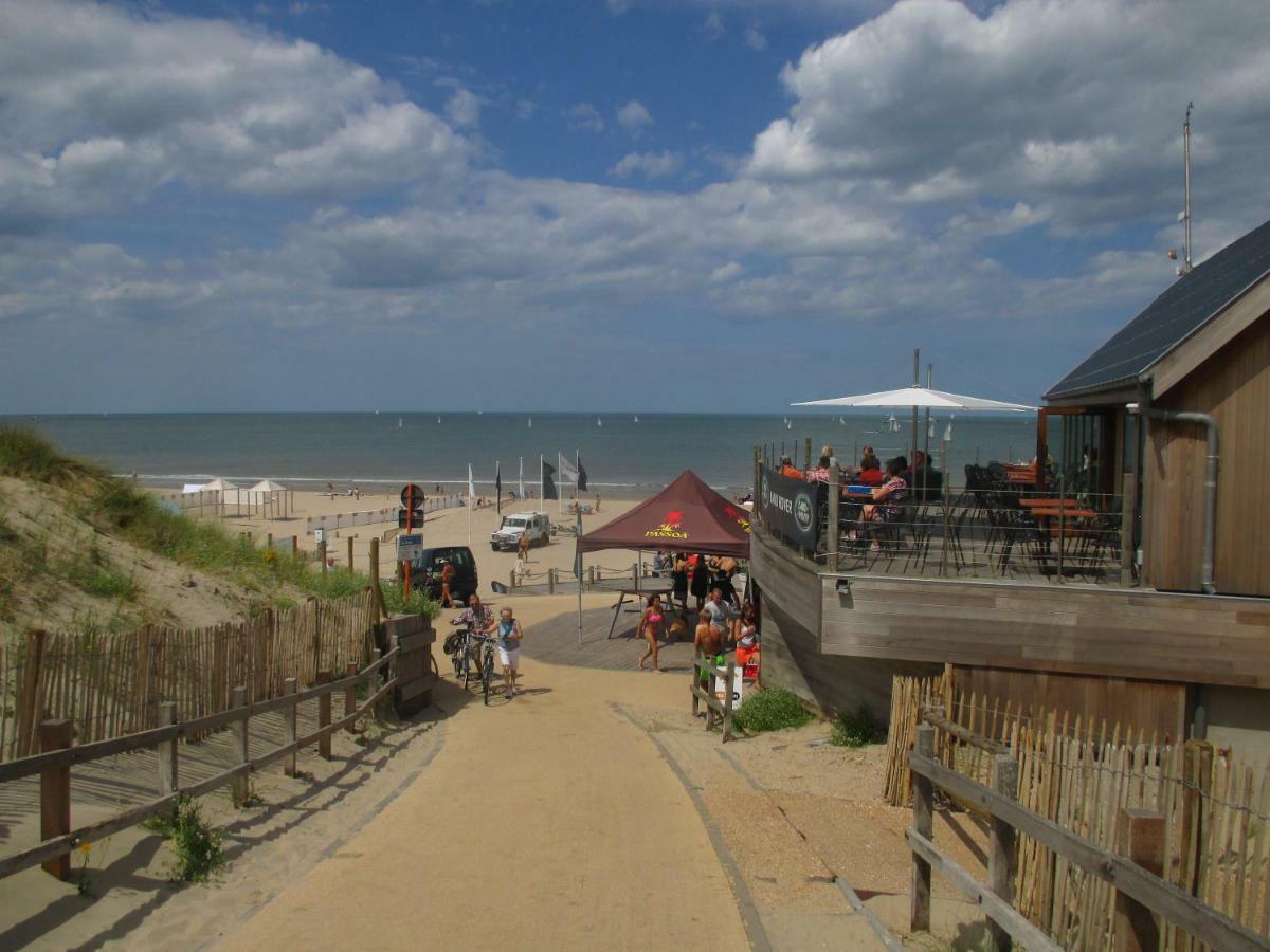 Studio On The Beach With Sea View Middelkerke Esterno foto